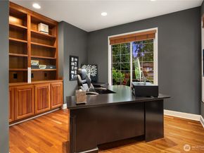 10444 SE 22nd Street, Bellevue WA 98004