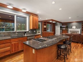 10444 SE 22nd Street, Bellevue WA 98004