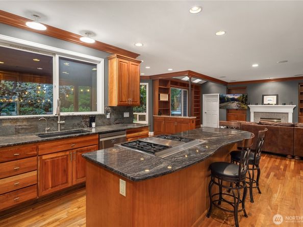 10444 SE 22nd Street, Bellevue WA 98004