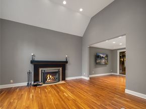 10444 SE 22nd Street, Bellevue WA 98004