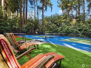 10444 SE 22nd Street, Bellevue WA 98004