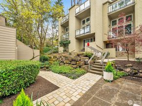 2939 76th Avenue SE 41B, Mercer Island WA 98040