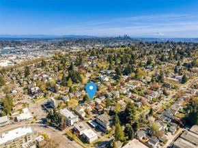 4333 32nd Avenue W, Seattle WA 98199