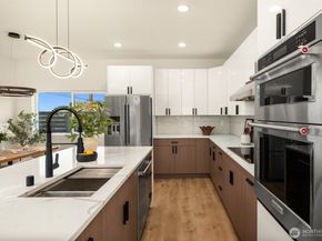 9846 62nd Avenue S 1, Seattle WA 98118