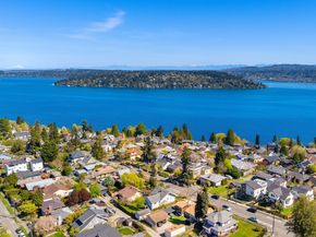 9846 62nd Avenue S 1, Seattle WA 98118