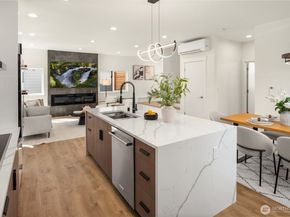 9846 62nd Avenue S 1, Seattle WA 98118