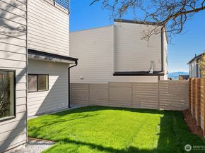 9846 62nd Avenue S 1, Seattle WA 98118