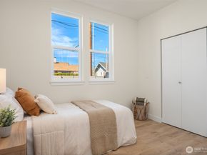 9846 62nd Avenue S 1, Seattle WA 98118