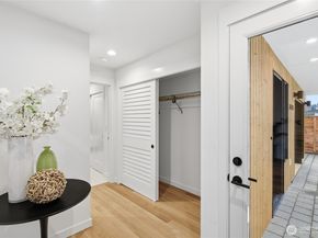 3646 Greenwood Avenue N B, Seattle WA 98103