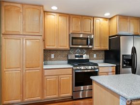 5662 Hicks Ave NE, Bremerton WA 98311