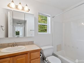 5662 Hicks Ave NE, Bremerton WA 98311