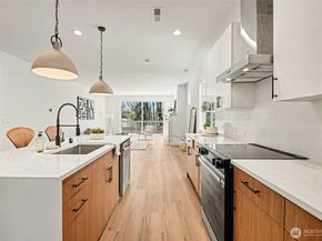 19611 140th Avenue SE, Renton WA 98058