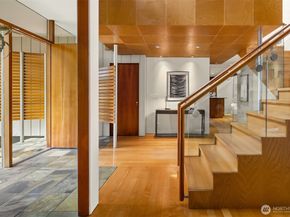 10020 NE 27th Street, Bellevue WA 98004