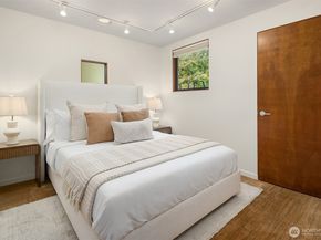10020 NE 27th Street, Bellevue WA 98004