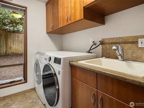 10020 NE 27th Street, Bellevue WA 98004