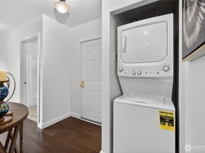 524 6th Avenue W 110, Seattle WA 98119