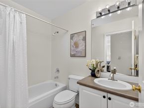 524 6th Avenue W 110, Seattle WA 98119