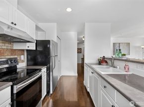 524 6th Avenue W 110, Seattle WA 98119