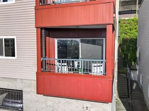 524 6th Avenue W 110, Seattle WA 98119