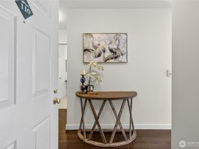 524 6th Avenue W 110, Seattle WA 98119
