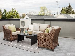 522 N 104th Street, Seattle WA 98133