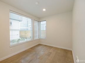 522 N 104th Street, Seattle WA 98133