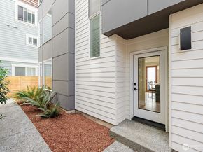 522 N 104th Street, Seattle WA 98133