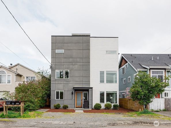 522 N 104th Street, Seattle WA 98133