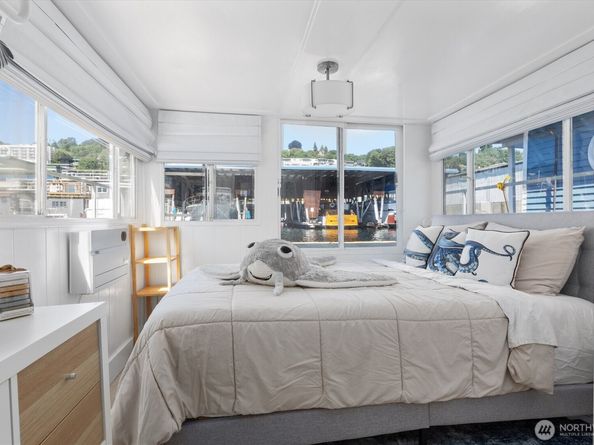 2040 Westlake Avenue N 14, Seattle WA 98109