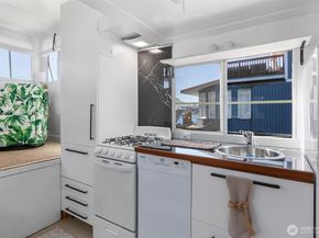 2040 Westlake Avenue N 14, Seattle WA 98109