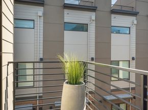 6313 9th Avenue NE A, Seattle WA 98115