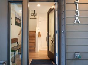 6313 9th Avenue NE A, Seattle WA 98115