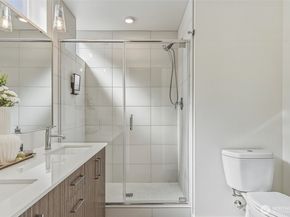 6313 9th Avenue NE A, Seattle WA 98115