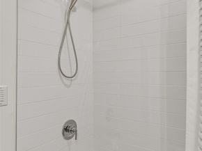 6313 9th Avenue NE A, Seattle WA 98115