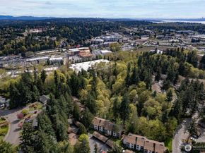 12711 NE 129th Court G101, Kirkland WA 98034