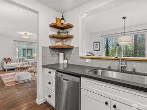 12711 NE 129th Court G101, Kirkland WA 98034