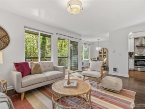 12711 NE 129th Court G101, Kirkland WA 98034