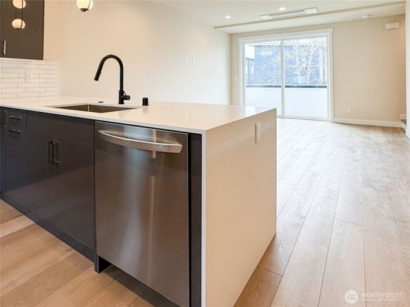 6949 42nd Avenue S, Seattle WA 98118