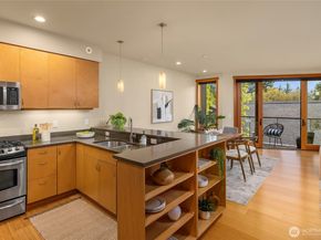 610 Vineyard Lane A302, Bainbridge Island WA 98110