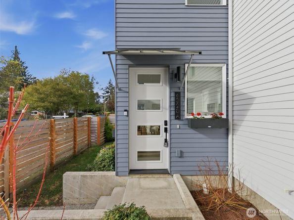 6320 41st Avenue SW A, Seattle WA 98136