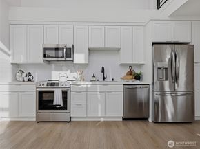 6320 41st Avenue SW A, Seattle WA 98136