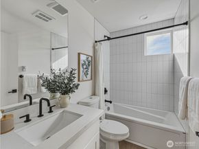 6320 41st Avenue SW A, Seattle WA 98136
