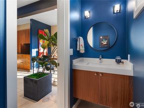 2821 Fairview Avenue E 5, Seattle WA 98102