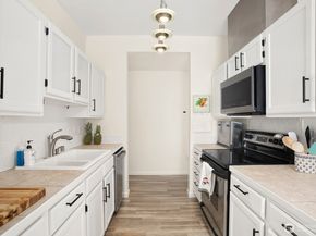 2117 N 107th Street 402, Seattle WA 98133