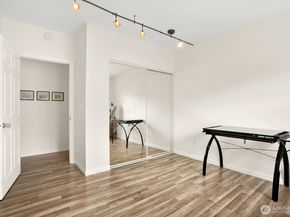 2117 N 107th Street 402, Seattle WA 98133