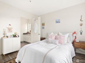 2117 N 107th Street 402, Seattle WA 98133