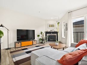 2117 N 107th Street 402, Seattle WA 98133