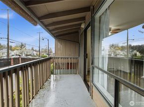 13564 37th Avenue S 37, Tukwila WA 98168