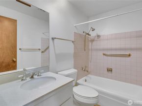 13564 37th Avenue S 37, Tukwila WA 98168