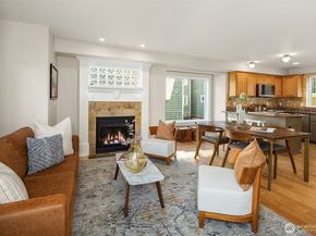 739 N 94th Street B, Seattle WA 98103